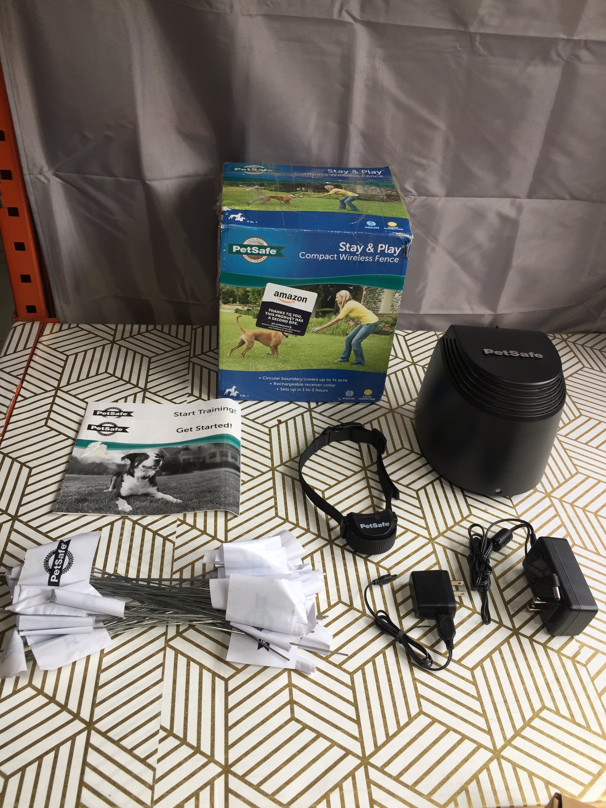 PetSafe Stay & Play Compact Wireless Pet Fence, LCD Screen 3/4 Acre Area (8045983760622)